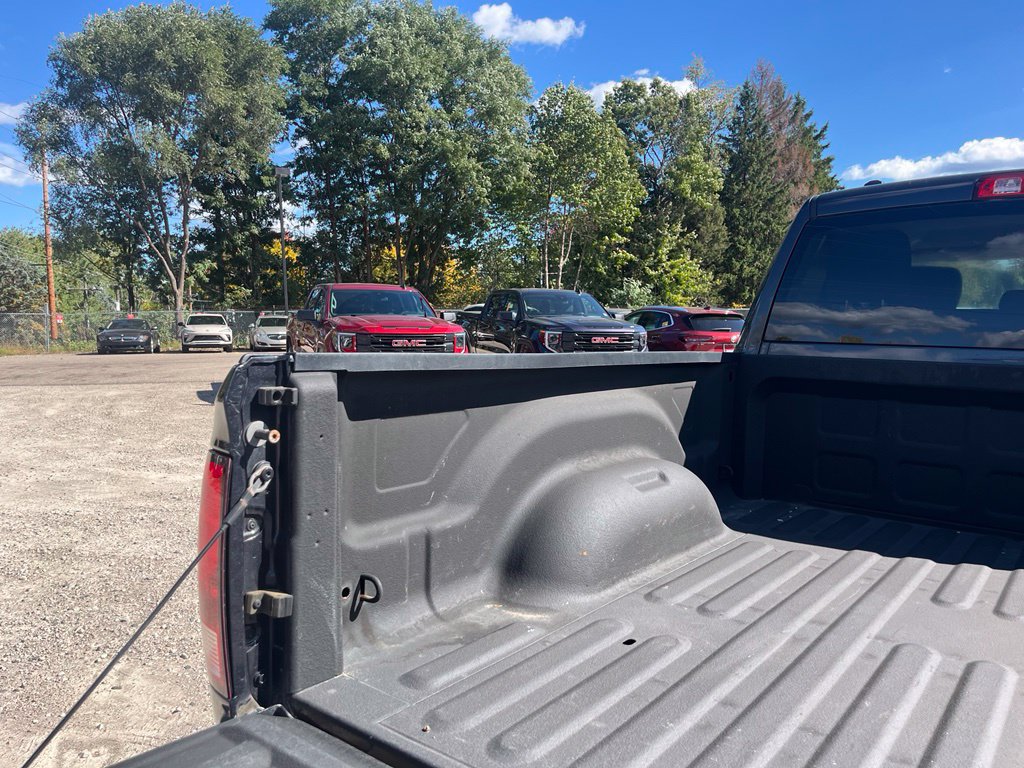 Used 2018 RAM 1500 ST w/ SXT Appearance Group AWD/4WD image 12