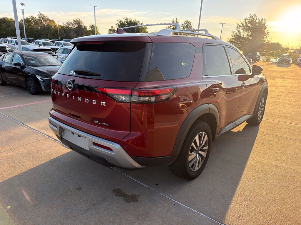 Used 2023 Nissan Pathfinder SL AWD/4WD image 5