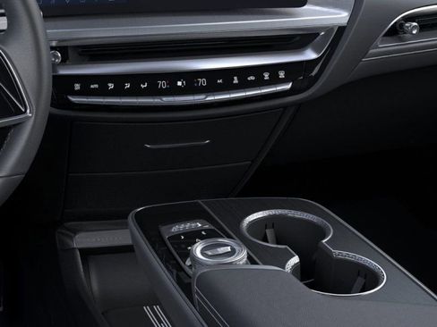 New 2025 Cadillac Lyriq Luxury image 24