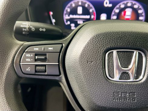 Used 2025 Honda Accord SE image 18