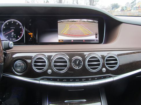 Used 2015 Mercedes-Benz S 550 Sedan image 16