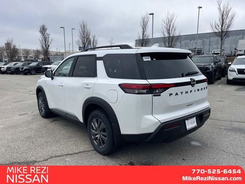 New 2025 Nissan Pathfinder SV image 4