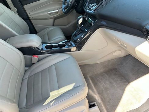 Used 2014 Ford Escape Titanium w/ Equipment Group 401A AWD/4WD image 17