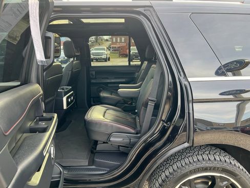 Used 2024 Ford Expedition Limited image 17