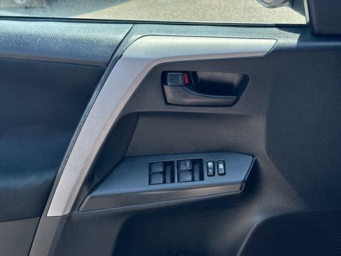 Used 2016 Toyota RAV4 LE AWD/4WD image 35
