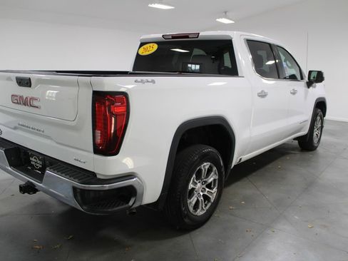 Used 2025 GMC Sierra 1500 SLT image 9