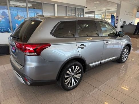 Used 2020 Mitsubishi Outlander ES FWD image 4