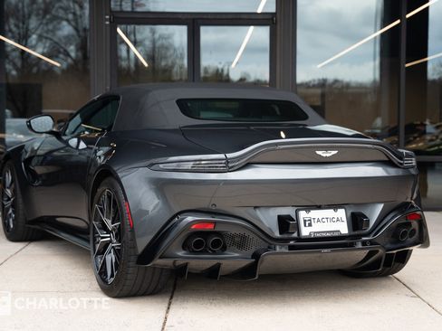 Used 2021 Aston Martin V8 Vantage Roadster image 13