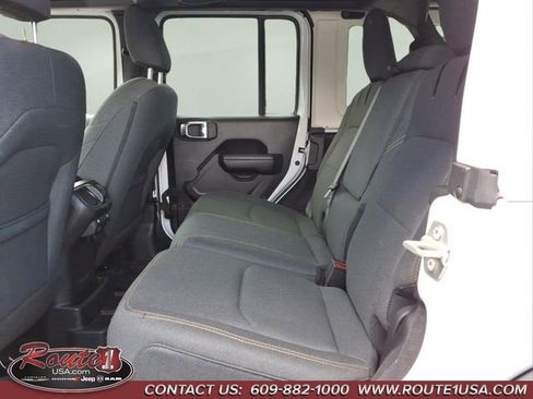 Used 2024 Jeep Wrangler Unlimited AWD/4WD image 24
