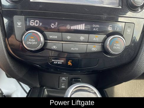 Used 2017 Nissan Rogue SL w/ SL Premium Package AWD/4WD image 16