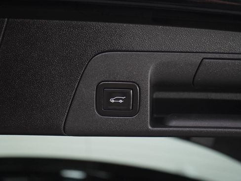 Used 2021 Buick Envision Essence AWD/4WD image 17