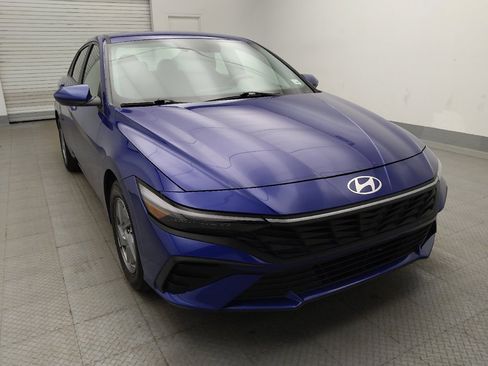 Used 2024 Hyundai Elantra SE FWD image 14