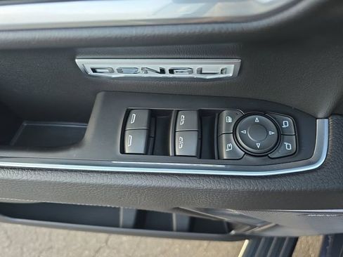 Used 2022 GMC Sierra 1500 Denali image 27