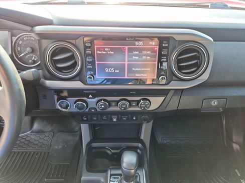 Used 2020 Toyota Tacoma TRD Off-Road w/ Technology Package AWD/4WD image 25