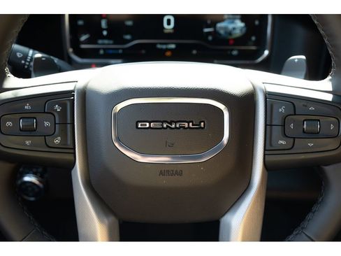 Used 2025 GMC Sierra 1500 Denali w/ Technology Package RWD image 17