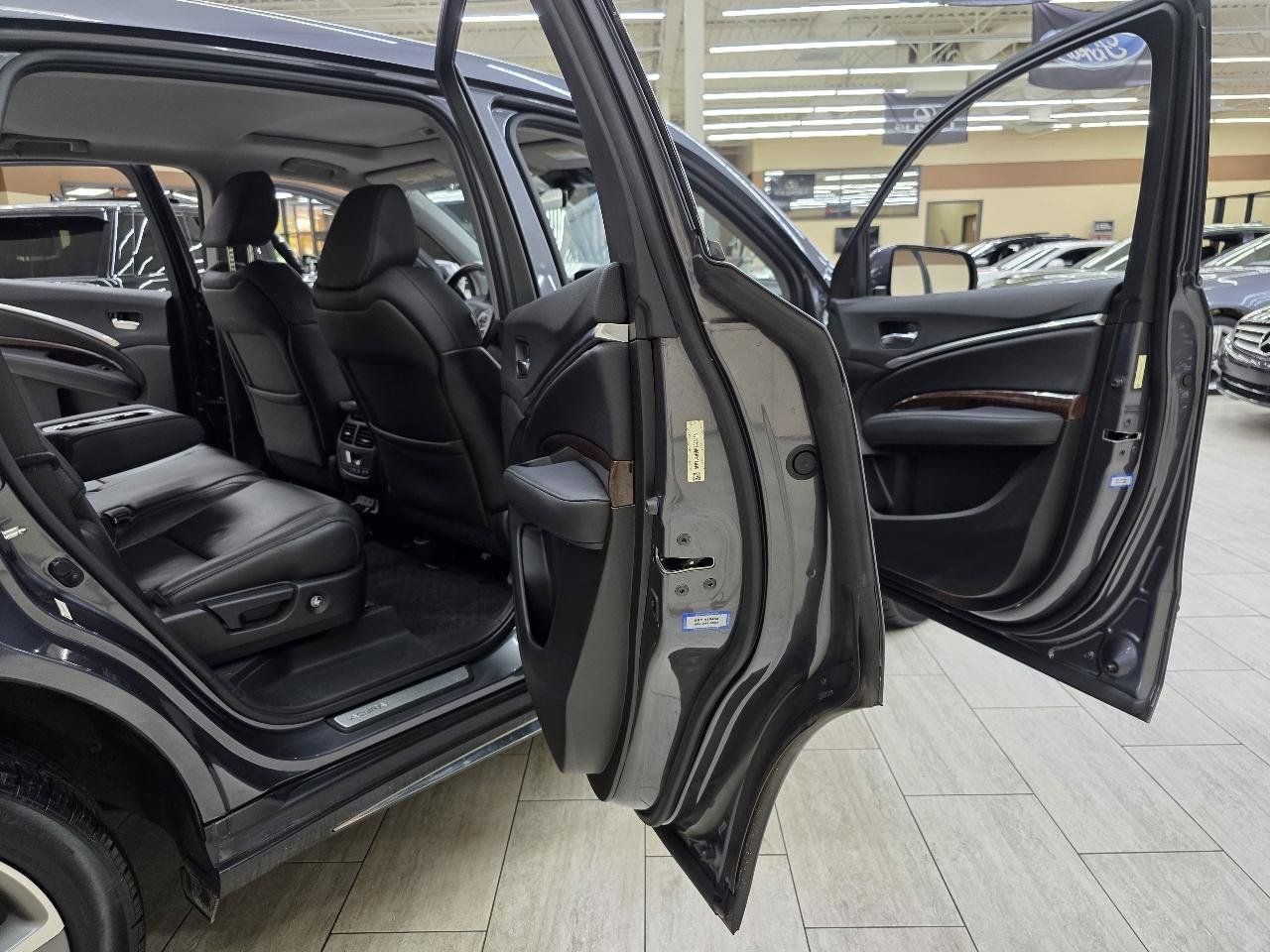 Used 2017 Acura MDX w/ Technology Package AWD/4WD image 17