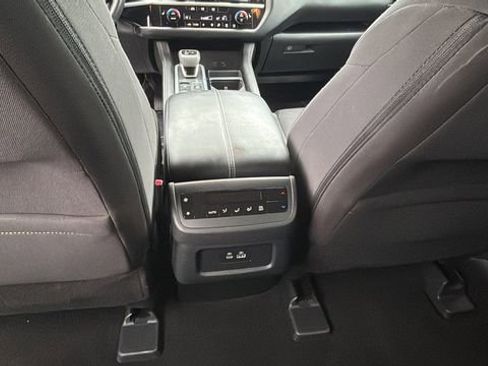 Used 2024 Nissan Pathfinder SV image 20