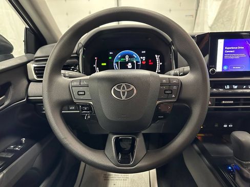 Used 2026 Toyota Camry LE FWD image 18