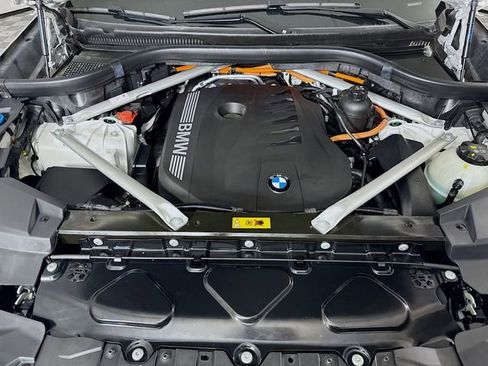 Used 2024 BMW X5 xDrive50e w/ Premium Package image 32