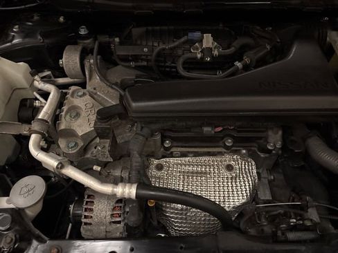 Used 2020 Nissan Rogue SV image 19