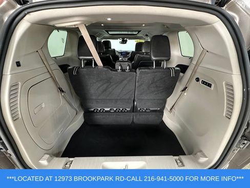 Used 2018 Chrysler Pacifica Limited FWD image 21