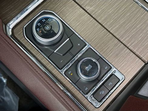 Used 2023 Ford Expedition Max Limited image 19