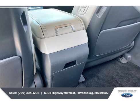 Used 2025 Hyundai Santa Fe Calligraphy FWD image 24