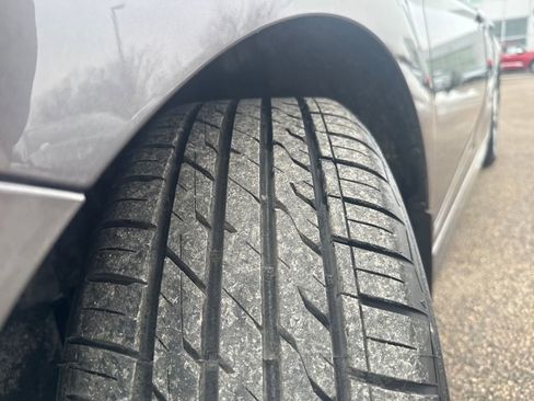 Used 2021 Toyota Camry LE image 41