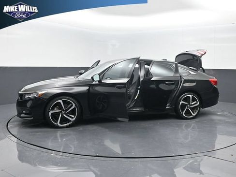 Used 2018 Honda Accord Sport image 28