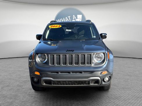 Used 2023 Jeep Renegade Latitude AWD/4WD image 9