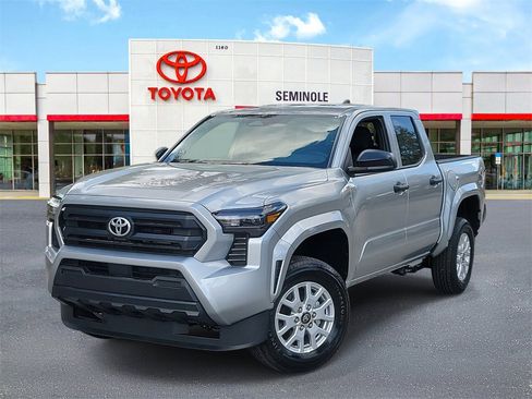 Used 2025 Toyota Tacoma SR image 1