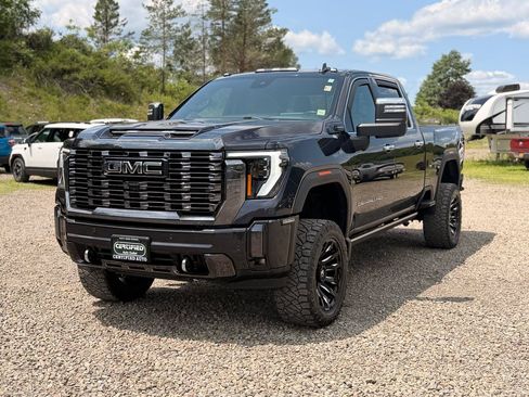 Used 2024 GMC Sierra 2500 Denali Ultimate AWD/4WD image 1