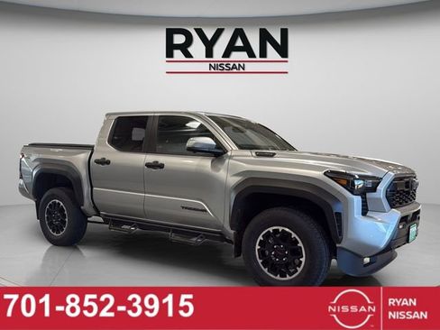 Used 2024 Toyota Tacoma TRD Off-Road w/ TRD Off Road Premium Package image 19