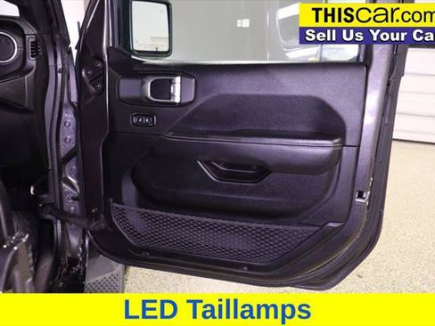Used 2020 Jeep Wrangler Unlimited Sahara AWD/4WD image 36