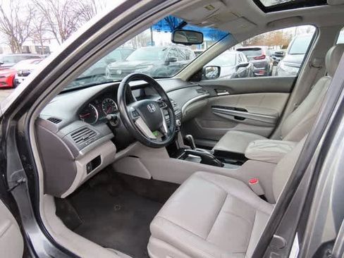 Used 2009 Honda Accord EX-L image 2