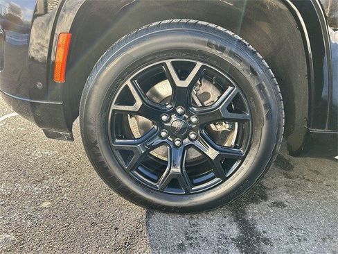 Used 2023 Jeep Wagoneer 4WD image 10