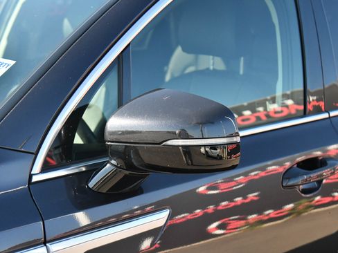 Used 2025 Kia Sorento S w/ Panoramic Sunroof Package image 13