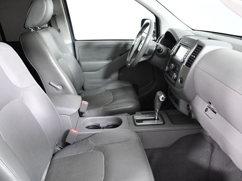 Used 2019 Nissan Frontier SL image 25