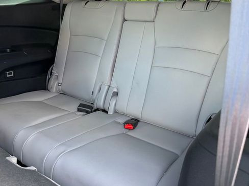 Used 2019 Honda Pilot Touring image 14