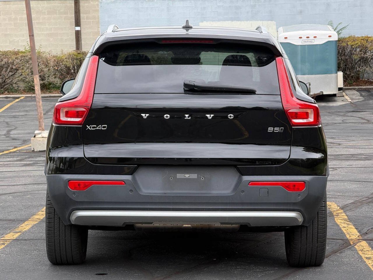 Used 2023 Volvo XC40 B5 Plus w/ Climate Package AWD/4WD image 4