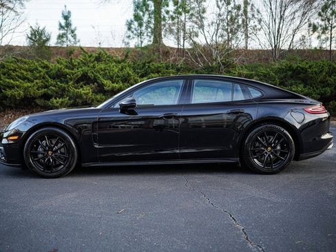 Used 2018 Porsche Panamera 4 image 4