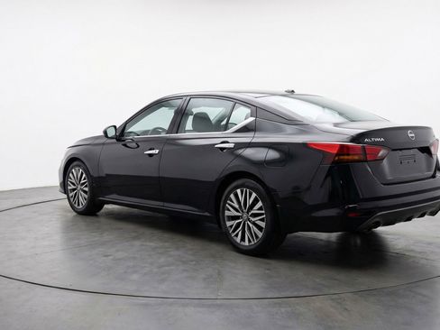 Used 2025 Nissan Altima 2.5 SV image 6