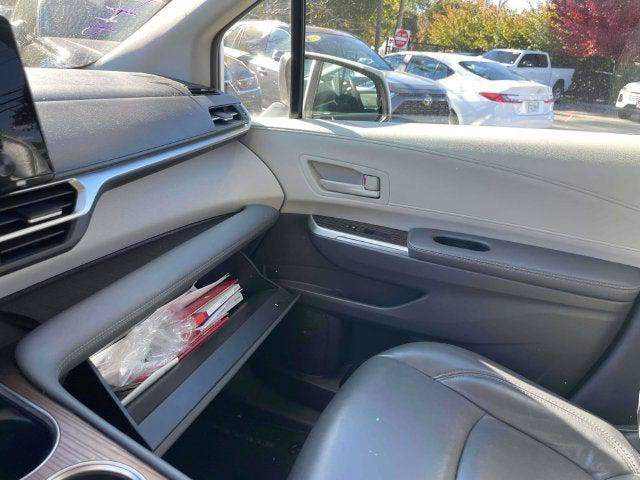 Certified 2022 Toyota Sienna LE FWD image 33