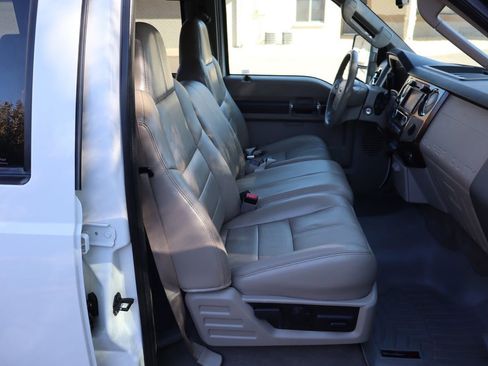 Used 2009 Ford F350 Lariat image 22