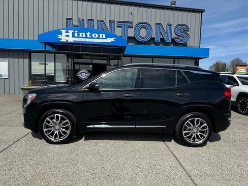 Used 2024 GMC Terrain Denali AWD/4WD image 2