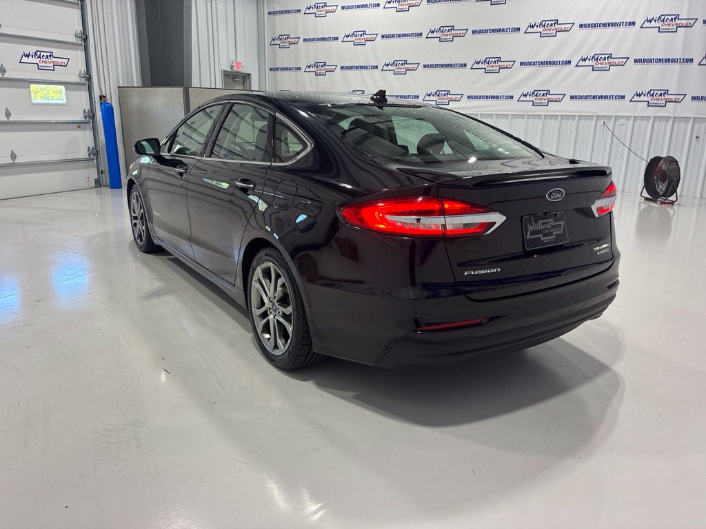 Used 2019 Ford Fusion Titanium FWD image 4