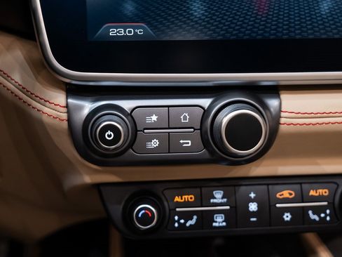 Certified 2023 Ferrari Portofino M image 33