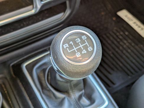 Used 2019 Jeep Wrangler Sport image 27