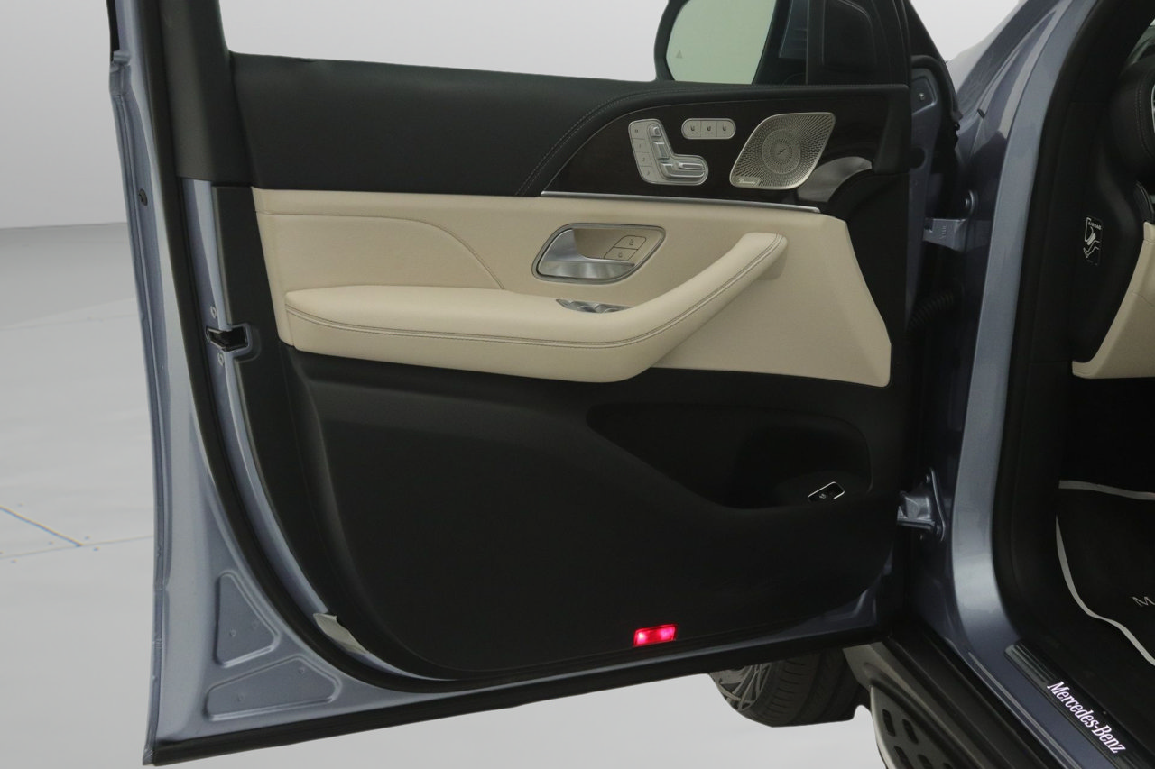 Certified 2025 Mercedes-Benz GLS 580 4MATIC image 17