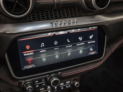 Used 2019 Ferrari Portofino RWD image 39